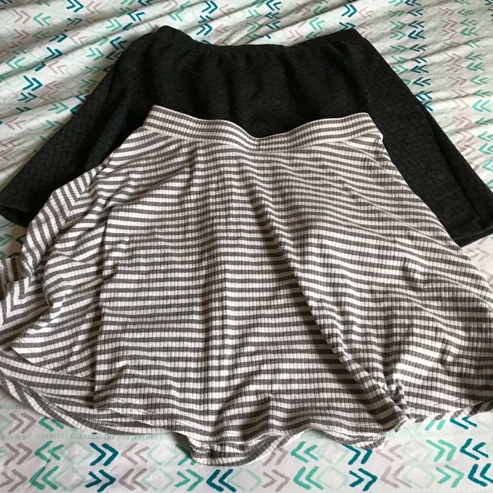 Bundle! Two mid thigh skirts💕